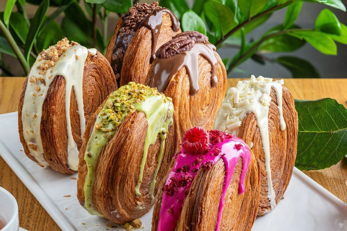 Круассан ролл Манго - Маракуйя